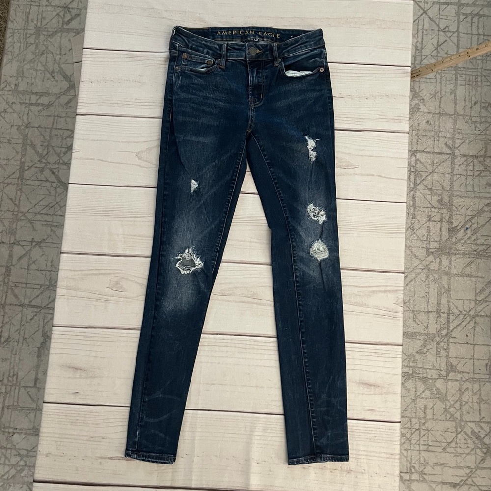 American Eagle Outfitters Women's Dark Blue Distressed Skinny Jeans